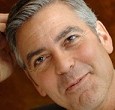 Nézd meg Clooney-t színpadon! Élő YouTube-színház, főszerepben George Clooney és Brad Pitt.