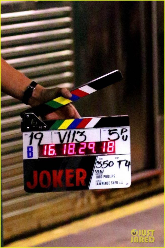 joaquin phoenix transforms into the joker filming riot scene 11