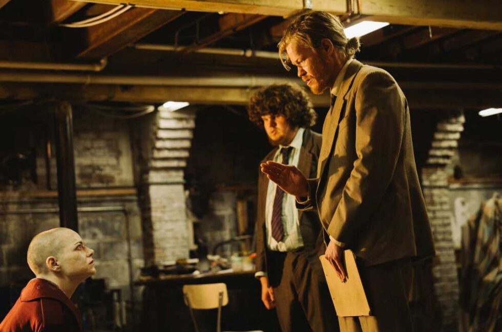 Bugonia - kritika 5 bugonia 2